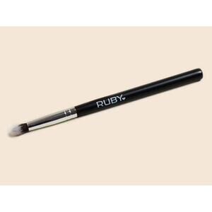 RUBY Eyeshadow Blending Brush #04099 ~ From Ipsy Bag ~Cruelty-free~ DISCONTINUED